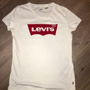 Levi’s women’s shirt